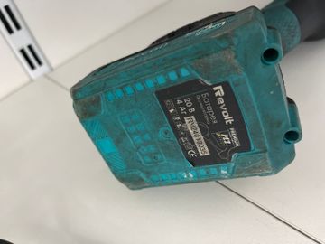 Б/у Угловая шлифмашина Revolt ag 20-125 1акб зп 01-200880067