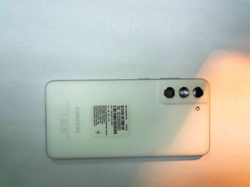 Б/в Мобільний телефон Samsung galaxy s21 fe 5g 8/256gb 01-200904935