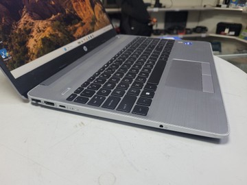 Б/в Ноутбук Hp 15/core i5-1235u ddr5/4gb ddr5/hdd *відсутній/ssd 240 gb/*інтегрована 01-200898575