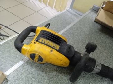 Б/в Відбійний молот Dewalt d25899k 01-200938013
