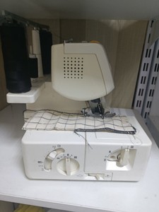 Б/в Швейна машина Brother lock 1034d 01-200940843