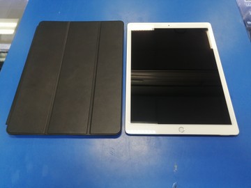 Б/в Планшет Apple ipad pro 12,9 2gen. wifi a1670 64gb 01-200963090