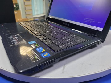 Б/в Ноутбук Medion 15/core i3 350m ddr3/4gb ddr3/hdd 500 gb/ssd *відсутній/geforce 310m 01-201159101