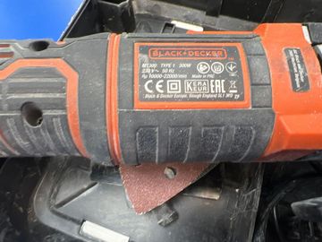01-200548004: Black&Decker mt 300 + набір