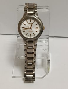 01-200613014: Seiko titanium 7n82-0420