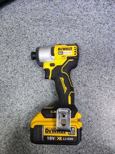 01-200637513: Dewalt dcf620 + dcf840 + акб 1,5 ач + акб 4,0 ач + зп