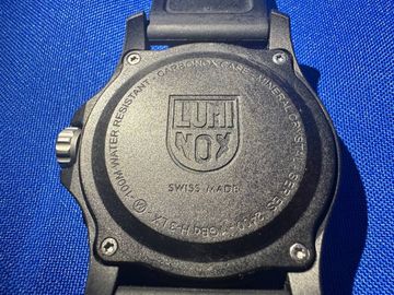 01-200744677: Luminox 2400-1gbq