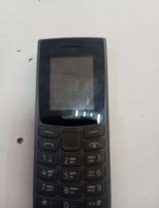 01-200758809: Nokia 106