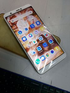 Б/в Мобільний телефон Huawei p smart fig-lx1 3/32gb 01-200808441