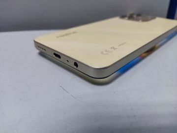 Б/в Мобільний телефон Realme note 70 4/128gb 01-200820542