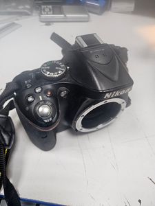 Б/в Фотоапарат Nikon d5200 / nikkor-s auto 50mm f/1.4 01-200826016