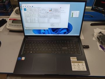 Б/в Ноутбук Asus vivobook 17 x1704za 01-200846914