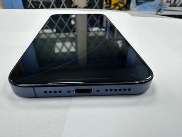 Б/в Мобільний телефон Apple iphone 15 pro max 256gb esim 01-200859782