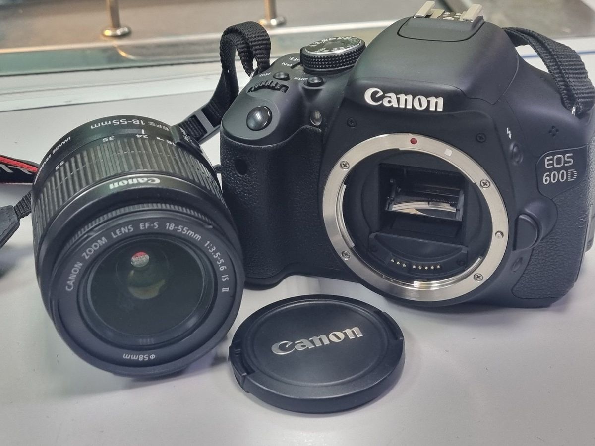 eos 600d + ef-s 18-55mm 1:3.5-5.6 is ii