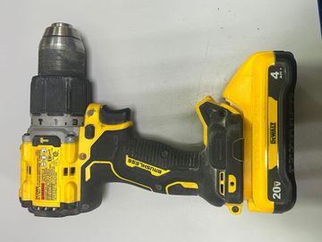 Б/у Шуруповерт Dewalt dcd805 1акб 6ah зп 01-200919955