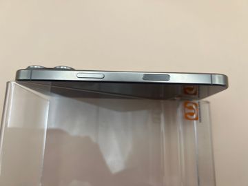 Б/в Мобільний телефон Apple iphone 16 pro 256gb 01-200873059