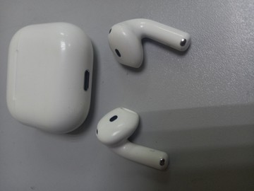 Б/в Навушники Apple airpods 4 01-200923828