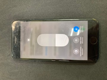 Б/в Мобільний телефон Apple iphone se 2020 64gb 01-200927949