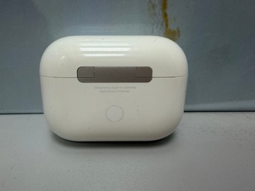 Б/в Навушники Apple airpods pro 2nd generation with magsafe charging case usb-c 01-200940189