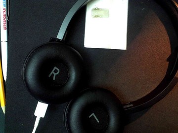 Б/в Навушники Philips wireless mic 01-200982990