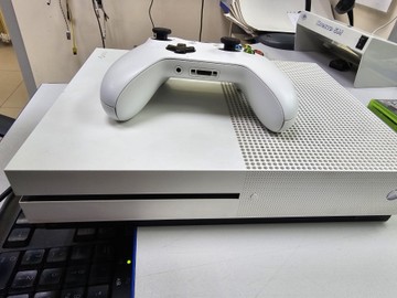 Б/в Ігрова приставка Microsoft xbox one s 1tb 01-201011408