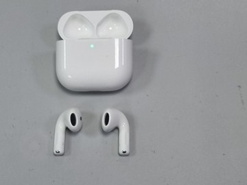 Б/в Навушники Apple airpods 4 with active noise cancellation 01-201035438