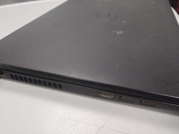 Б/в Ноутбук Dell 15/core i5 8250u ddr4/8gb ddr4/hdd 1000 gb/ssd *відсутній/radeon 520 2gb 01-201102610