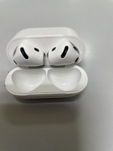 Б/в Навушники Apple airpods 4 01-201108564