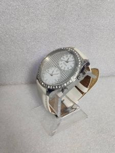 01-200306189: Guess w10558l1