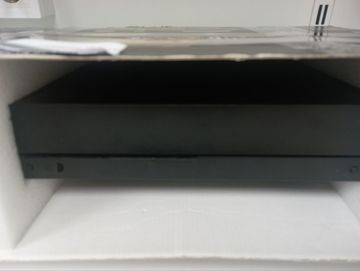 01-200738008: Microsoft xbox one x 1tb