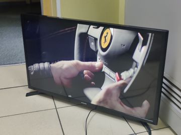 01-200576592: Samsung ue32j5000