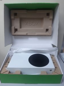 01-200789136: Microsoft xbox series s 512gb