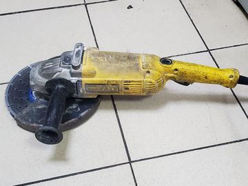 01-200742839: Dewalt dwe492