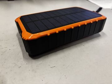 Б/у Повербанк Mibrand extrem 12000mah solar and dynamo rechargable 01-200885998