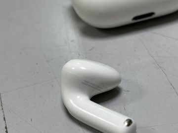 Б/в Навушники Apple airpods 4 01-200894125