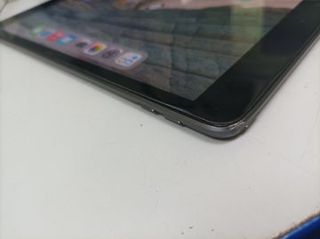 Б/в Планшет Apple ipad 8 wifi 32gb 01-200903951