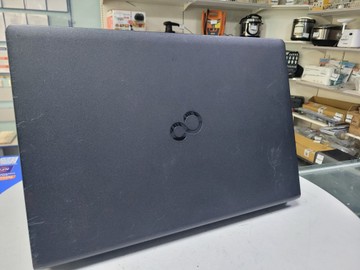 Б/в Ноутбук Fujitsu 15/core i5 7200u ddr3/4gb ddr3/ssd 120 gb/*інтегрована 01-200927214