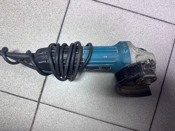 Б/у Угловая шлифмашина Makita ga5030 01-200933848