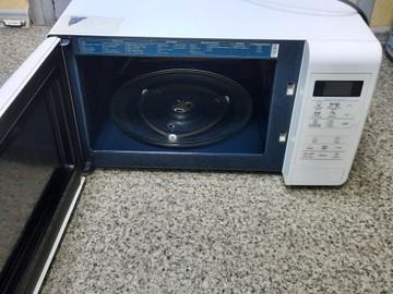 Б/в Мікрохвильова піч Samsung me83krw-1 01-200953518