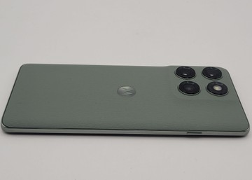 Б/в Мобільний телефон Motorola moto edge 60 pro 12/512gb 01-200902729