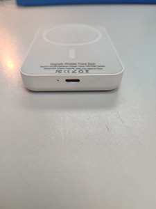 Б/в Повербанк Battery Pack magsafe 5000mah 01-200962332