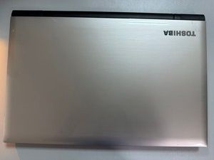 Toshiba 16/core i3 4005u ddr3/8gb ddr3/hdd *відсутній/ssd 250 gb/*інтегрована