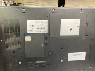 Б/в Ноутбук Fujitsu 15/core i5 6200u ddr3/8gb ddr3/ssd 220 gb/*інтегрована 01-201013751