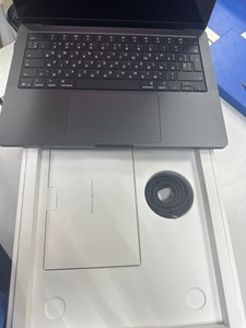 Б/в Ноутбук Apple macbook pro 14" late 2025 01-201101374