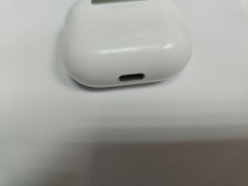 01-200629399: Apple airpods 4