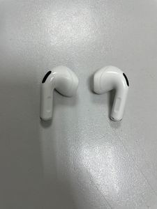 01-200783669: Apple airpods 4 with active noise cancellation