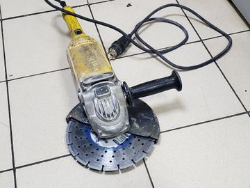 01-200742839: Dewalt dwe492