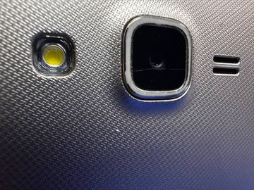 Б/в Мобільний телефон Samsung galaxy j7 neo sm-j701f 16gb 01-200810527