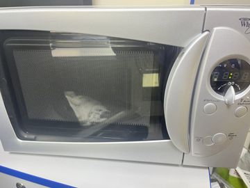 Б/в Мікрохвильова піч Whirlpool amw201/1/1wp/alu 01-200833635