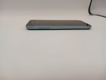 Б/в Мобільний телефон Samsung galaxy j3 2016 j320h 01-200912008